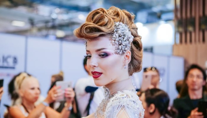 Визажистка и модель из Винницы победила на конкурсе «OMC Hairworld» в Париже